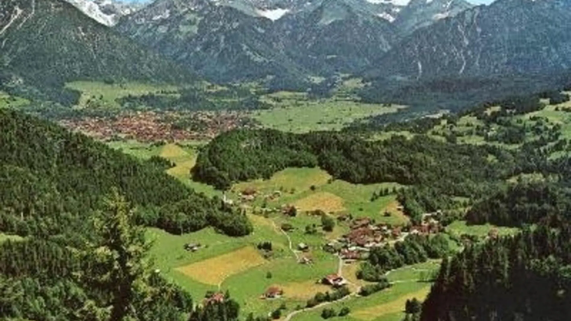 Apartment Wohnung Haus Alphornb Nr 15 Mit Balkon Und Tiefgarage In Oberstdorf-Tiefenbach Germany